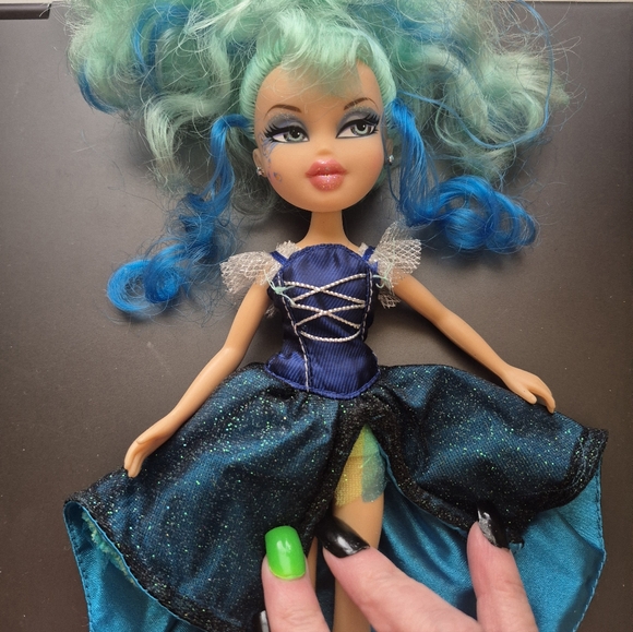 Vtg. Bratz 2001 Jade Mystique Doll Bratz Dolls Collectables Bratz Magically - Picture 6 of 12